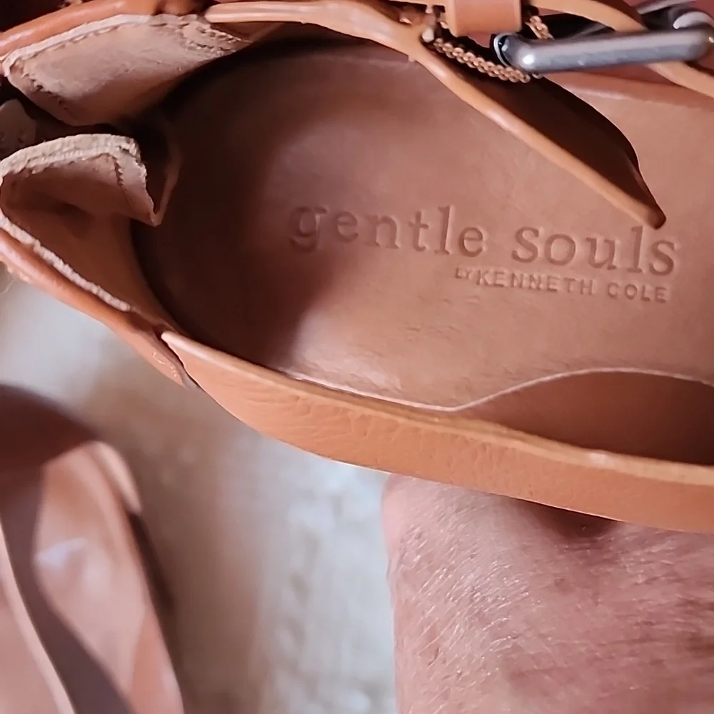 Gentle Souls Sandals - Picture 2 of 9